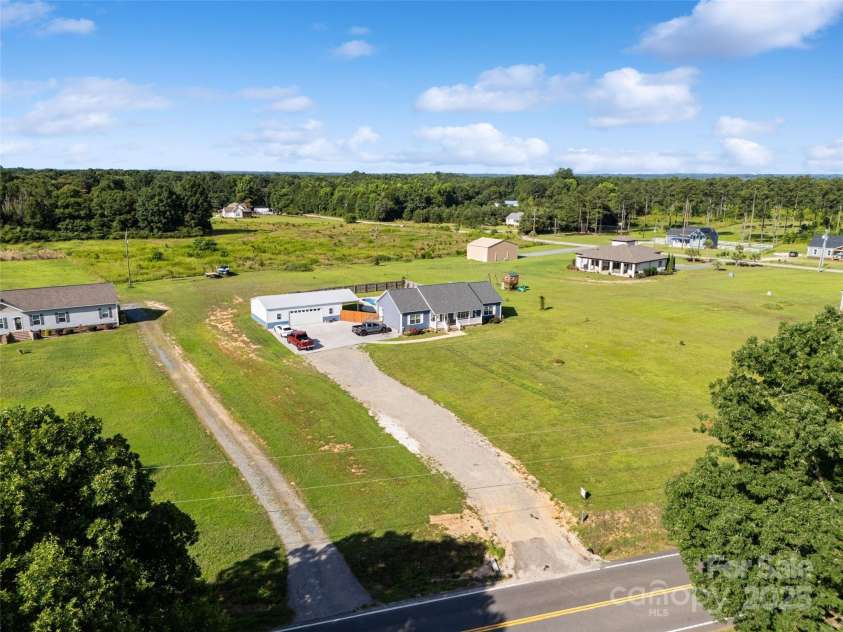 2268 Westbrook Road, Edgemoor, SC 29712.  MLS# CAR4261116, YatesRealty ID 20804. 