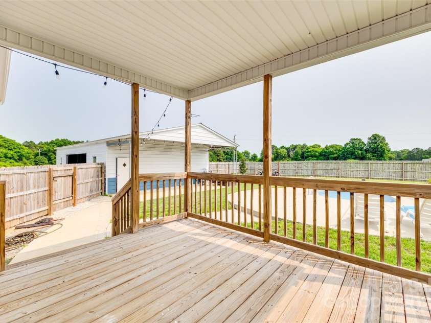 2268 Westbrook Road, Edgemoor, SC 29712.  MLS# CAR4261116, YatesRealty ID 20804. Back deck