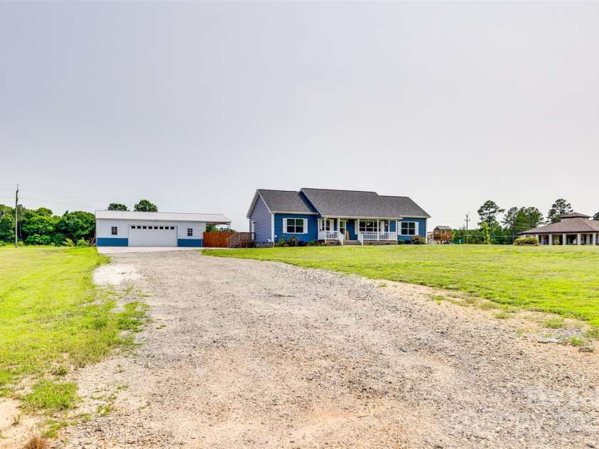 2268 Westbrook Road, Edgemoor, SC 29712.  MLS# CAR4261116, YatesRealty ID 20804. Driveway