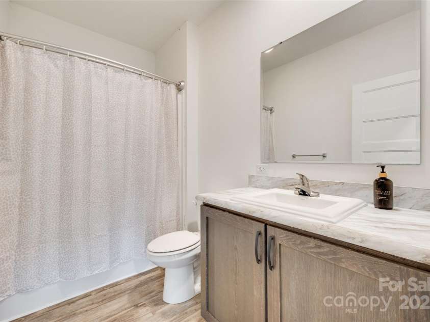 2268 Westbrook Road, Edgemoor, SC 29712.  MLS# CAR4261116, YatesRealty ID 20804. Guest bathroom