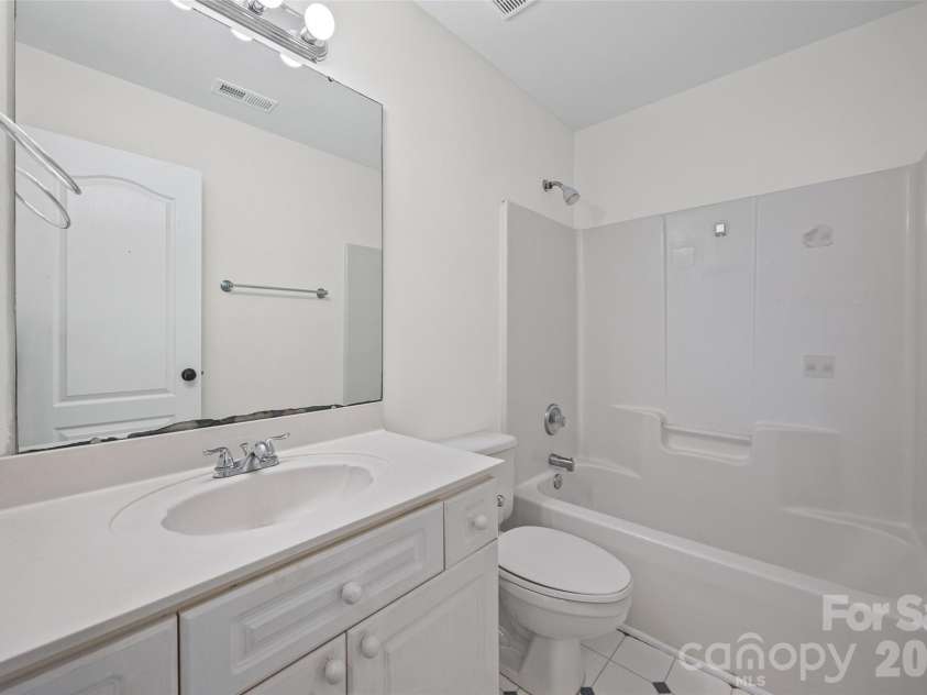 9139 Morgan Glenn Drive, Mint Hill, NC 28227.  MLS# CAR4378842, YatesRealty ID 20805. Bathroom 1