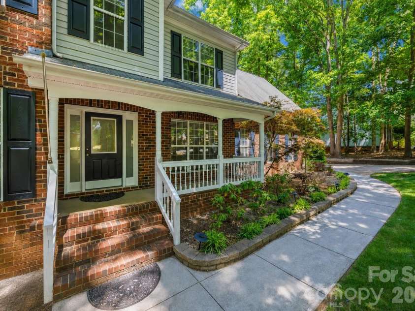 9139 Morgan Glenn Drive, Mint Hill, NC 28227.  MLS# CAR4378842, YatesRealty ID 20805. Front Porch