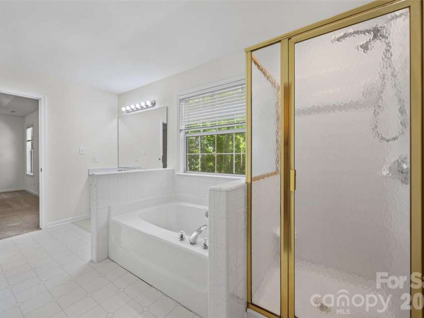9139 Morgan Glenn Drive, Mint Hill, NC 28227.  MLS# CAR4378842, YatesRealty ID 20805. Primary Bathroom