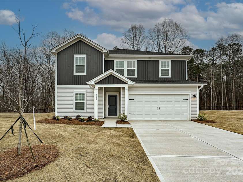 2101 Sunflower Circle, Newton, NC 28658.  MLS# CAR4334181, YatesRealty ID 20806. 