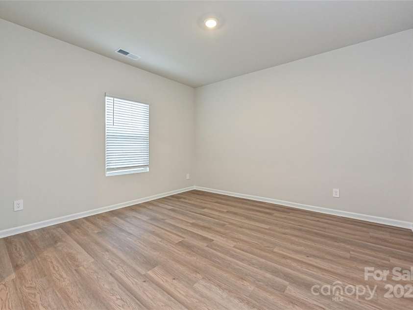2101 Sunflower Circle, Newton, NC 28658.  MLS# CAR4334181, YatesRealty ID 20806. 