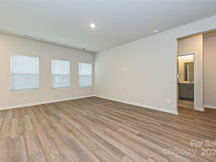 2101 Sunflower Circle, Newton, NC 28658.  MLS# CAR4334181, YatesRealty ID 20806. 