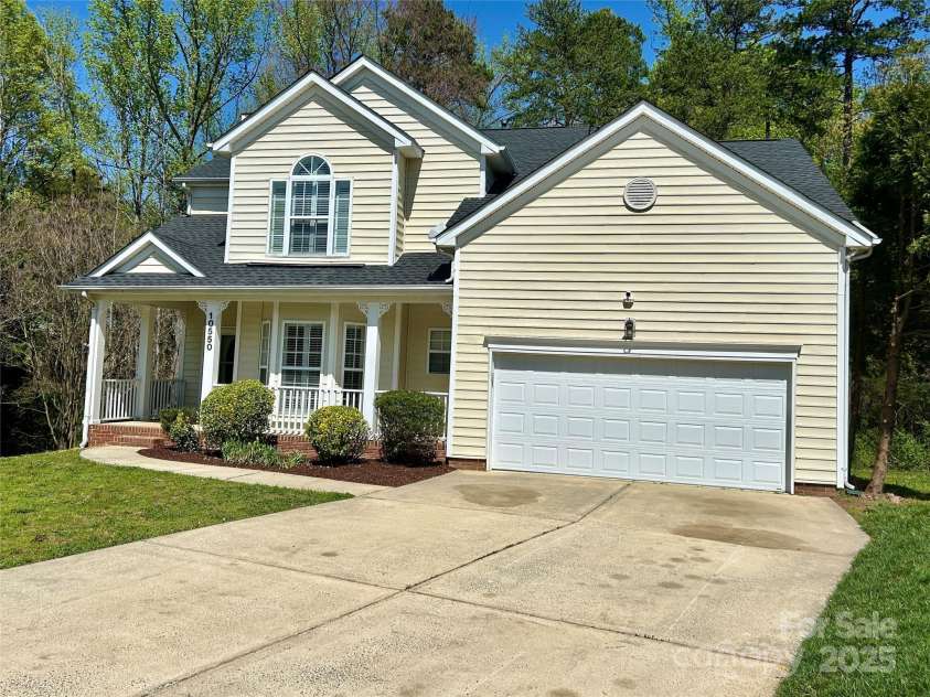 10550 Worsley Lane, Charlotte, NC 28269.  MLS# CAR4223421, YatesRealty ID 20807. 