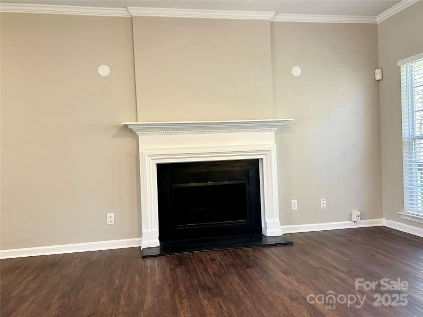 10550 Worsley Lane, Charlotte, NC 28269.  MLS# CAR4223421, YatesRealty ID 20807. 