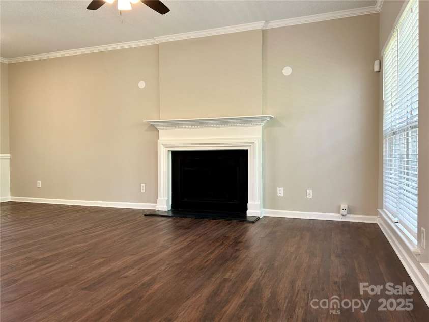 10550 Worsley Lane, Charlotte, NC 28269.  MLS# CAR4223421, YatesRealty ID 20807. 