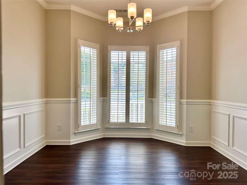 10550 Worsley Lane, Charlotte, NC 28269.  MLS# CAR4223421, YatesRealty ID 20807. 