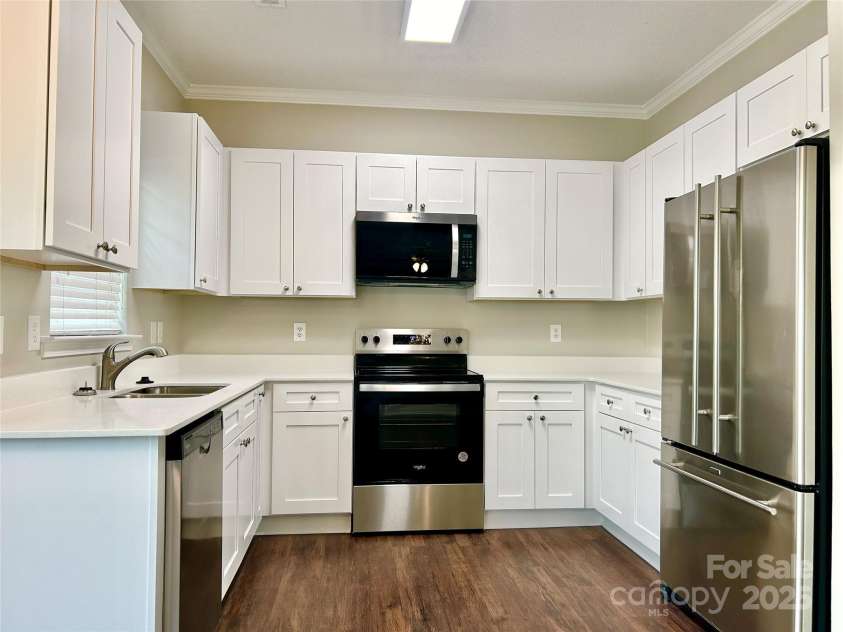 10550 Worsley Lane, Charlotte, NC 28269.  MLS# CAR4223421, YatesRealty ID 20807. 