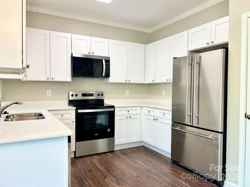 10550 Worsley Lane, Charlotte, NC 28269.  MLS# CAR4223421, YatesRealty ID 20807. 