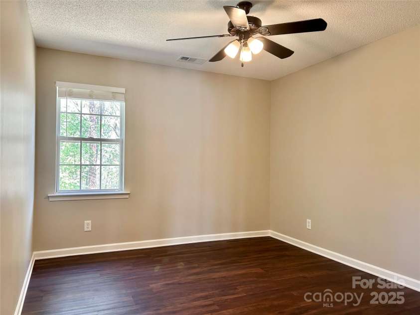 10550 Worsley Lane, Charlotte, NC 28269.  MLS# CAR4223421, YatesRealty ID 20807. 