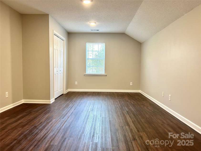 10550 Worsley Lane, Charlotte, NC 28269.  MLS# CAR4223421, YatesRealty ID 20807. 