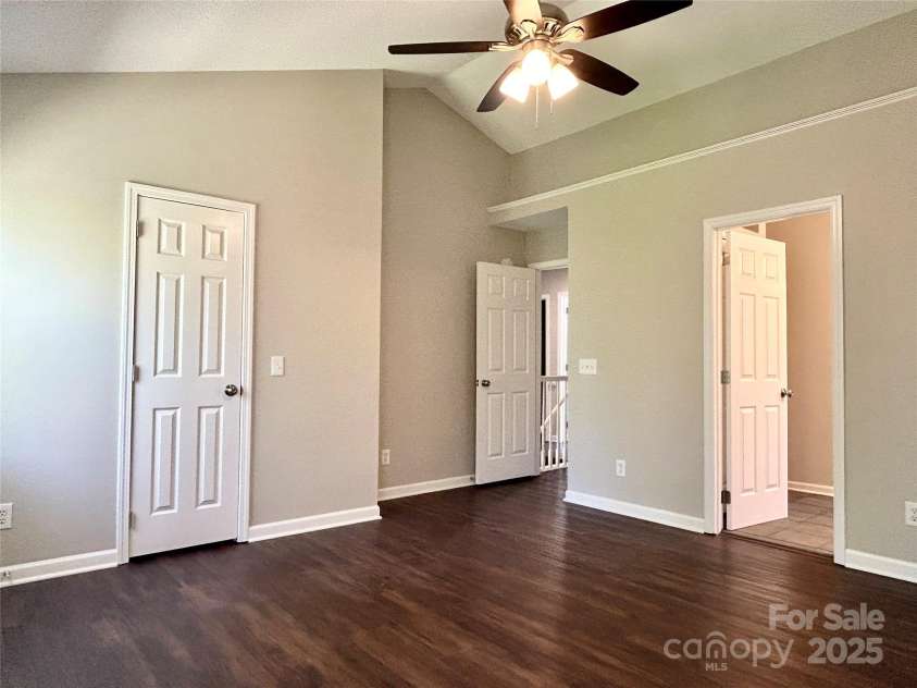 10550 Worsley Lane, Charlotte, NC 28269.  MLS# CAR4223421, YatesRealty ID 20807. 