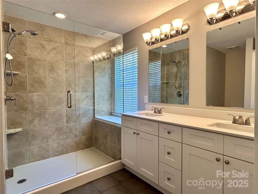10550 Worsley Lane, Charlotte, NC 28269.  MLS# CAR4223421, YatesRealty ID 20807. 
