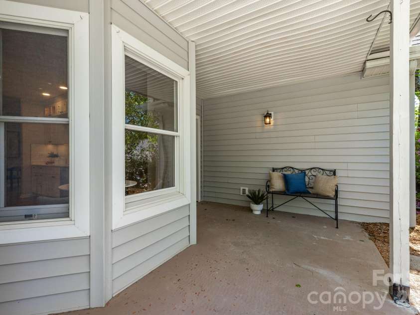 132 Fox Cross Drive, Brevard, NC 28712.  MLS# CAR4375876, YatesRealty ID 20807. 