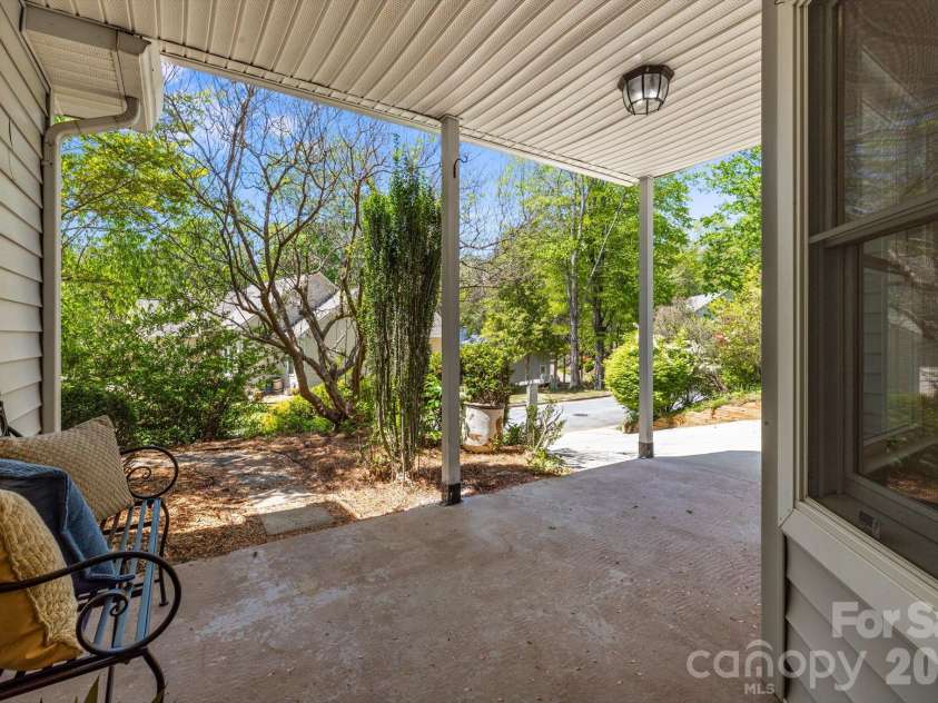 132 Fox Cross Drive, Brevard, NC 28712.  MLS# CAR4375876, YatesRealty ID 20807. 