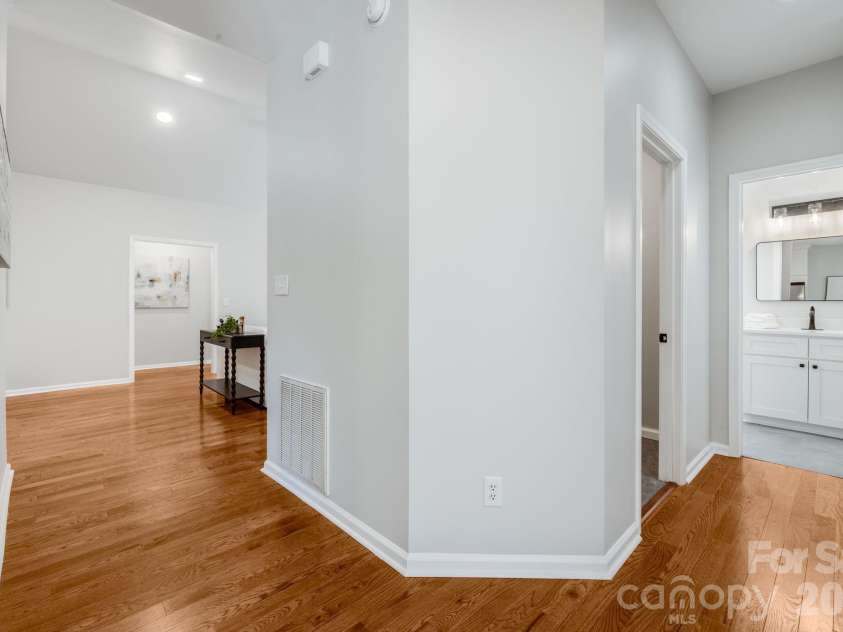 132 Fox Cross Drive, Brevard, NC 28712.  MLS# CAR4375876, YatesRealty ID 20807. 