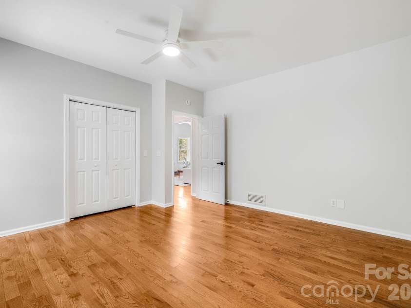 132 Fox Cross Drive, Brevard, NC 28712.  MLS# CAR4375876, YatesRealty ID 20807. 