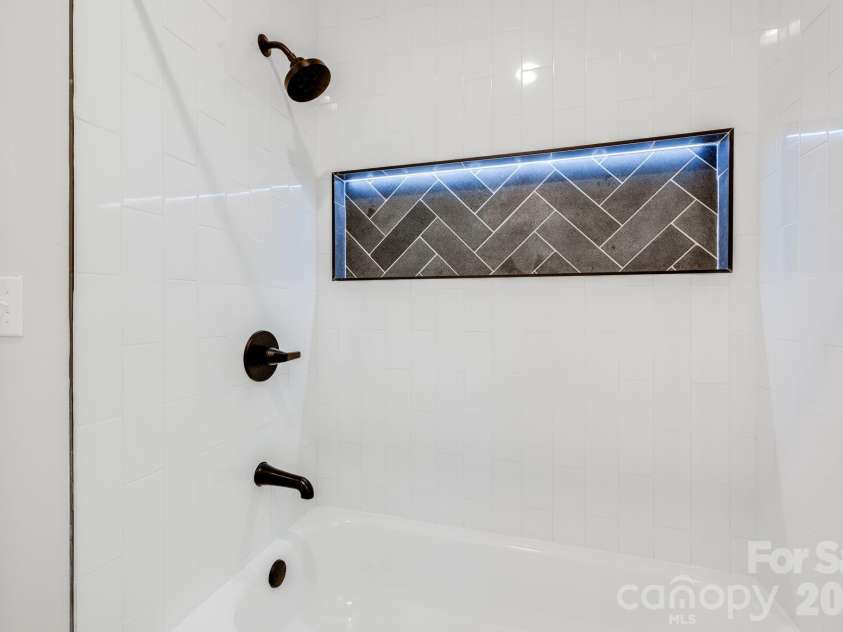 132 Fox Cross Drive, Brevard, NC 28712.  MLS# CAR4375876, YatesRealty ID 20807. 
