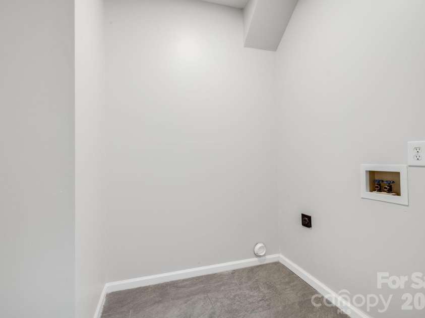 132 Fox Cross Drive, Brevard, NC 28712.  MLS# CAR4375876, YatesRealty ID 20807. 
