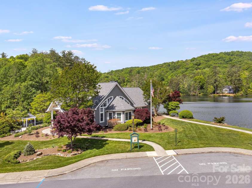 132 Fox Cross Drive, Brevard, NC 28712.  MLS# CAR4375876, YatesRealty ID 20807. 