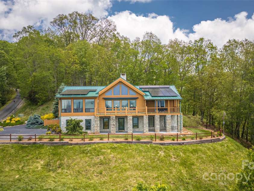 1730 Eagles Roost Road, Bryson City, NC 28713.  MLS# CAR4266458, YatesRealty ID 20808. 