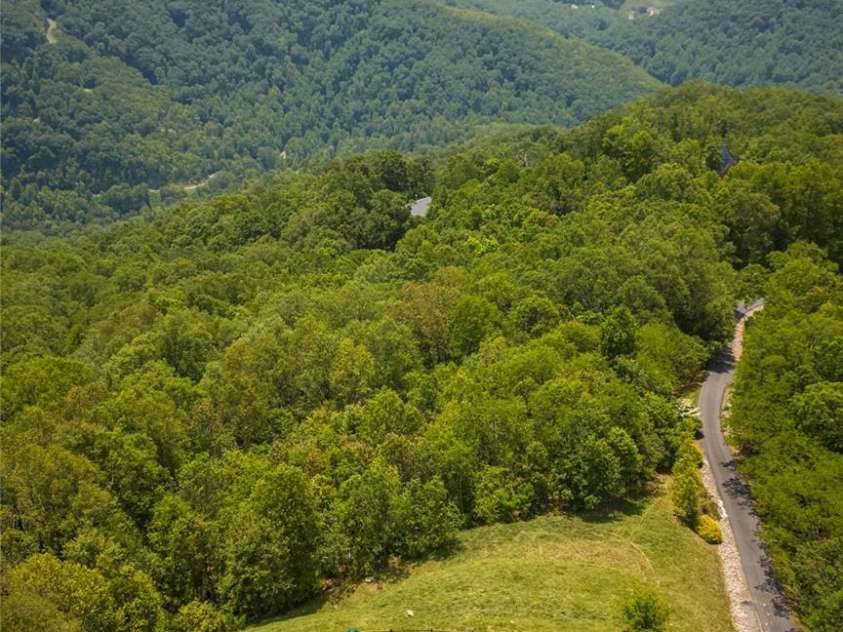 1730 Eagles Roost Road, Bryson City, NC 28713.  MLS# CAR4266458, YatesRealty ID 20808. 