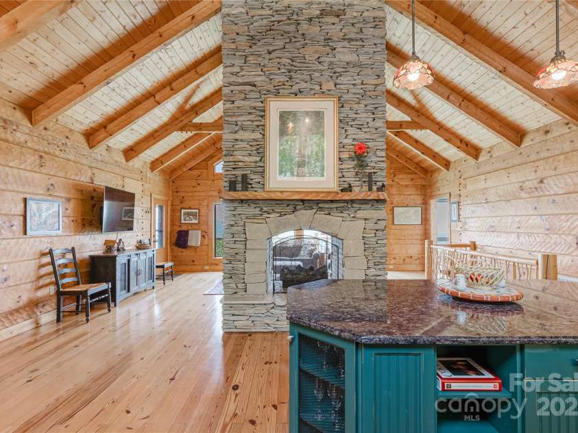 1730 Eagles Roost Road, Bryson City, NC 28713.  MLS# CAR4266458, YatesRealty ID 20808. 