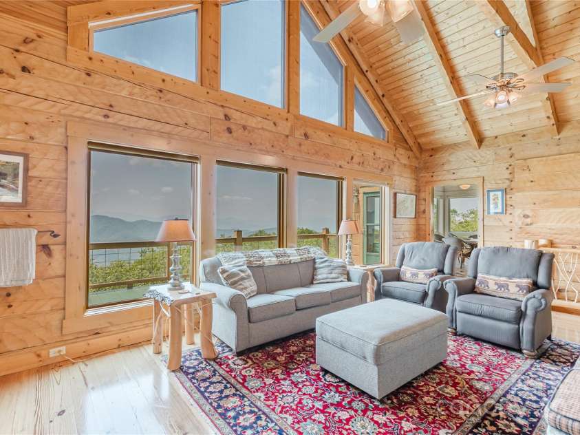 1730 Eagles Roost Road, Bryson City, NC 28713.  MLS# CAR4266458, YatesRealty ID 20808. 