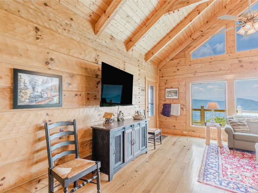 1730 Eagles Roost Road, Bryson City, NC 28713.  MLS# CAR4266458, YatesRealty ID 20808. 