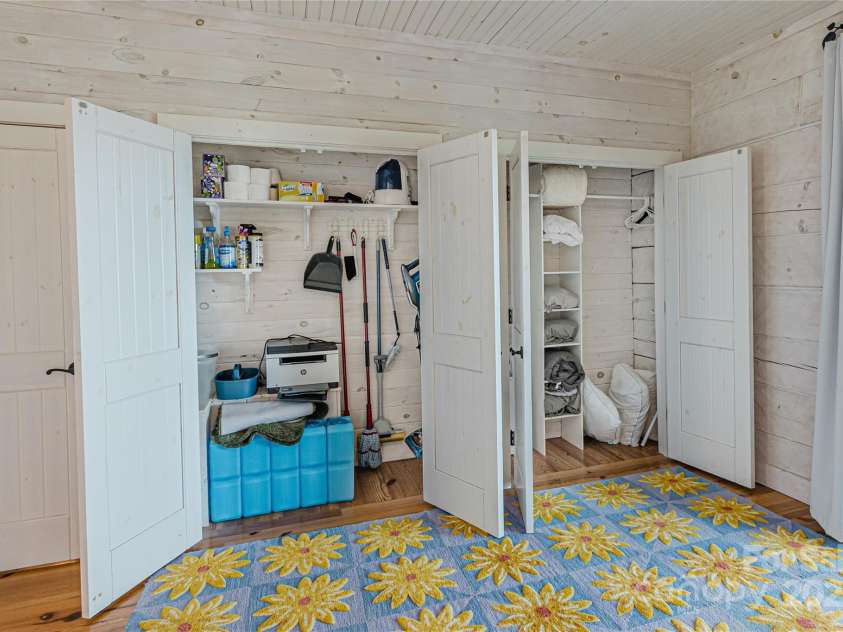 1730 Eagles Roost Road, Bryson City, NC 28713.  MLS# CAR4266458, YatesRealty ID 20808. 