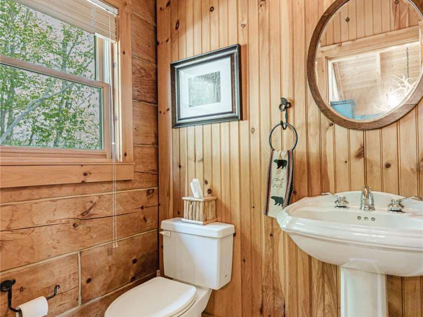 1730 Eagles Roost Road, Bryson City, NC 28713.  MLS# CAR4266458, YatesRealty ID 20808. 