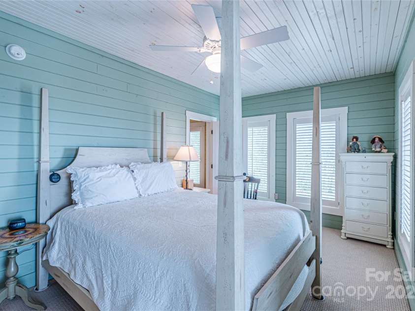 1730 Eagles Roost Road, Bryson City, NC 28713.  MLS# CAR4266458, YatesRealty ID 20808. 