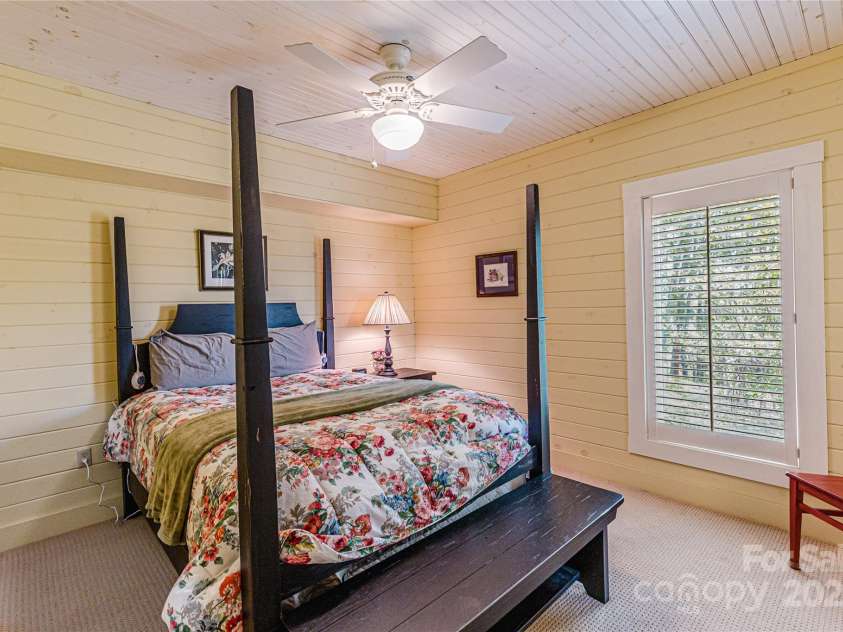 1730 Eagles Roost Road, Bryson City, NC 28713.  MLS# CAR4266458, YatesRealty ID 20808. 