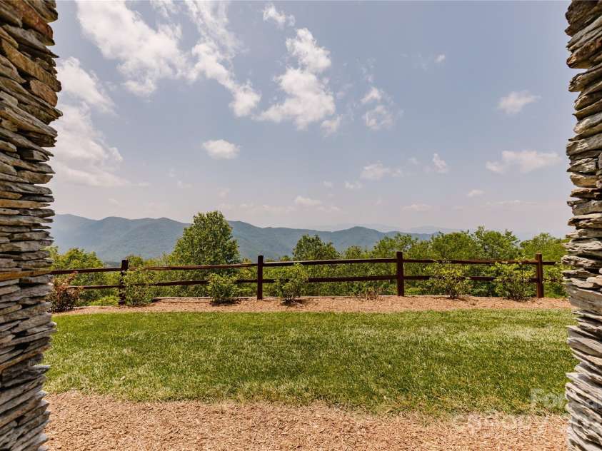 1730 Eagles Roost Road, Bryson City, NC 28713.  MLS# CAR4266458, YatesRealty ID 20808. 