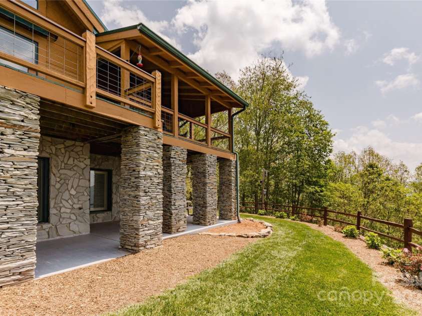 1730 Eagles Roost Road, Bryson City, NC 28713.  MLS# CAR4266458, YatesRealty ID 20808. 