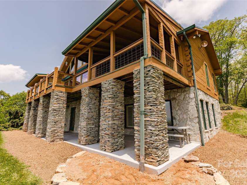 1730 Eagles Roost Road, Bryson City, NC 28713.  MLS# CAR4266458, YatesRealty ID 20808. 