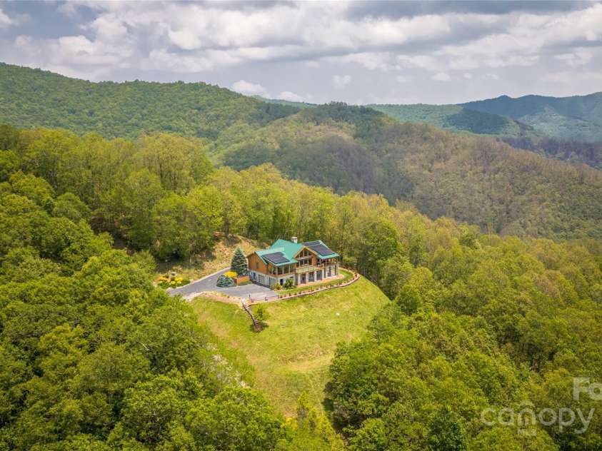 1730 Eagles Roost Road, Bryson City, NC 28713.  MLS# CAR4266458, YatesRealty ID 20808. 