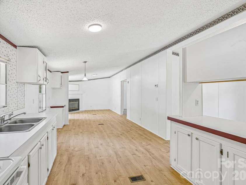 717 Rock Castle Drive, York, SC 29745.  MLS# CAR4376272, YatesRealty ID 20808. 