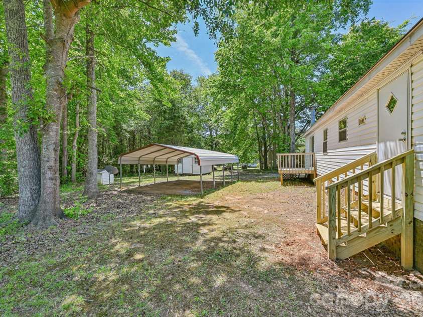 717 Rock Castle Drive, York, SC 29745.  MLS# CAR4376272, YatesRealty ID 20808. 