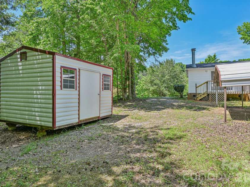 717 Rock Castle Drive, York, SC 29745.  MLS# CAR4376272, YatesRealty ID 20808. 