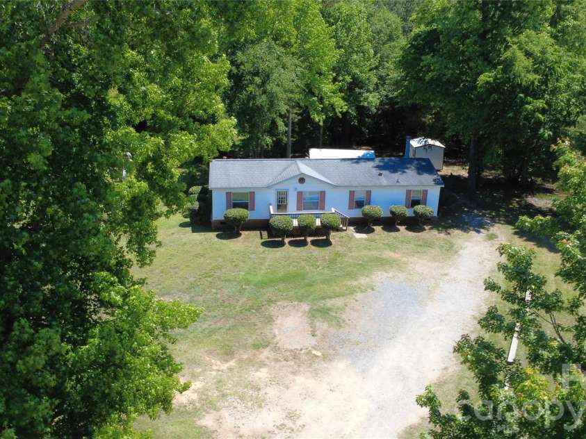 717 Rock Castle Drive, York, SC 29745.  MLS# CAR4376272, YatesRealty ID 20808. 