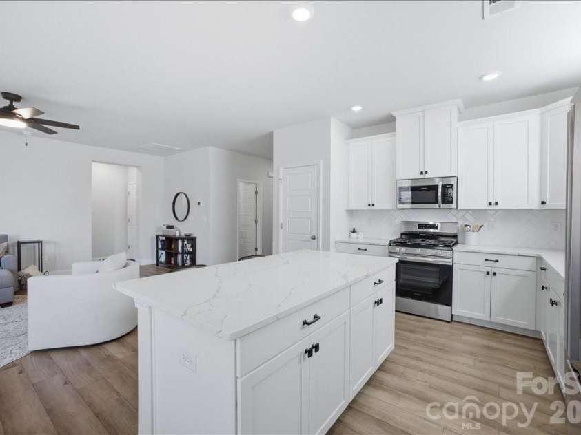 602 Banter Lane, Cramerton, NC 28032.  MLS# CAR4370237, YatesRealty ID 20809. 