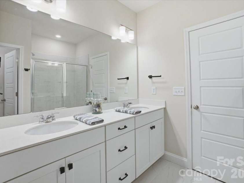 602 Banter Lane, Cramerton, NC 28032.  MLS# CAR4370237, YatesRealty ID 20809. 