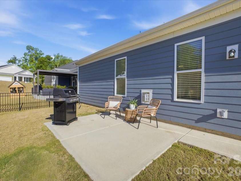 602 Banter Lane, Cramerton, NC 28032.  MLS# CAR4370237, YatesRealty ID 20809. 
