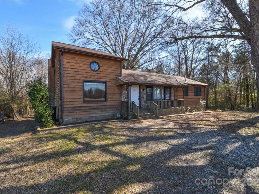 233 Third Creek Road, Statesville, NC 28677.  MLS# CAR4220725, YatesRealty ID 2081. 