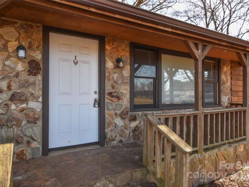 233 Third Creek Road, Statesville, NC 28677.  MLS# CAR4220725, YatesRealty ID 2081. 