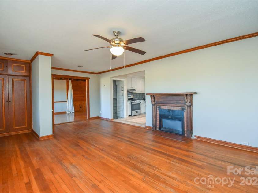 233 Third Creek Road, Statesville, NC 28677.  MLS# CAR4220725, YatesRealty ID 2081. 